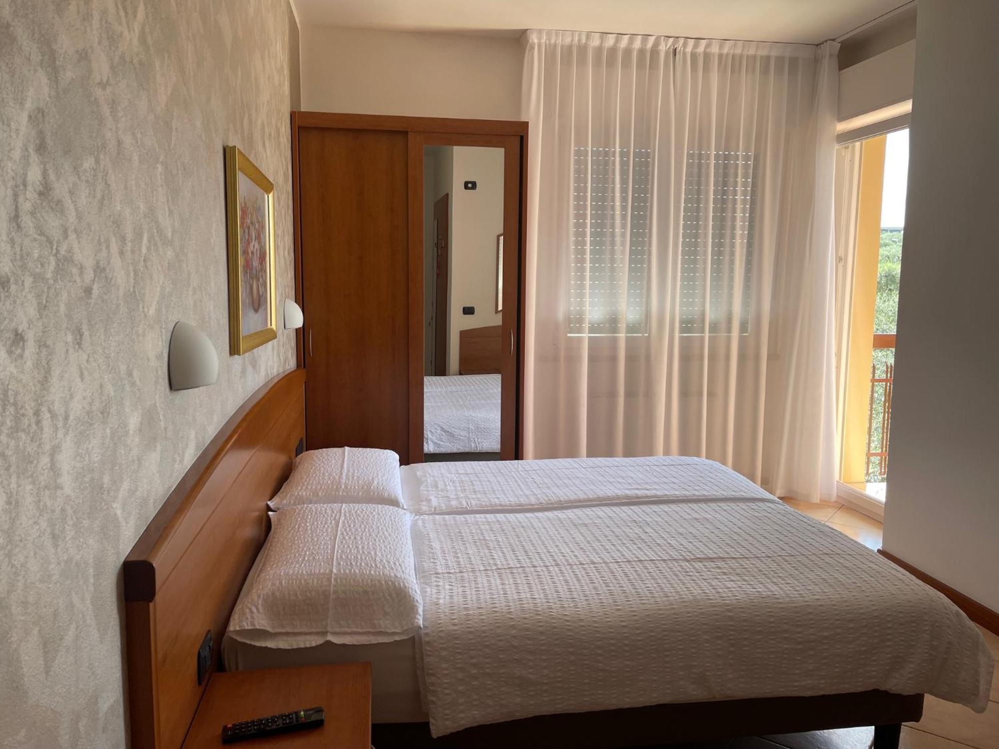 Hotel Casa Chincarini มัลเชซิเน ภายนอก รูปภาพ