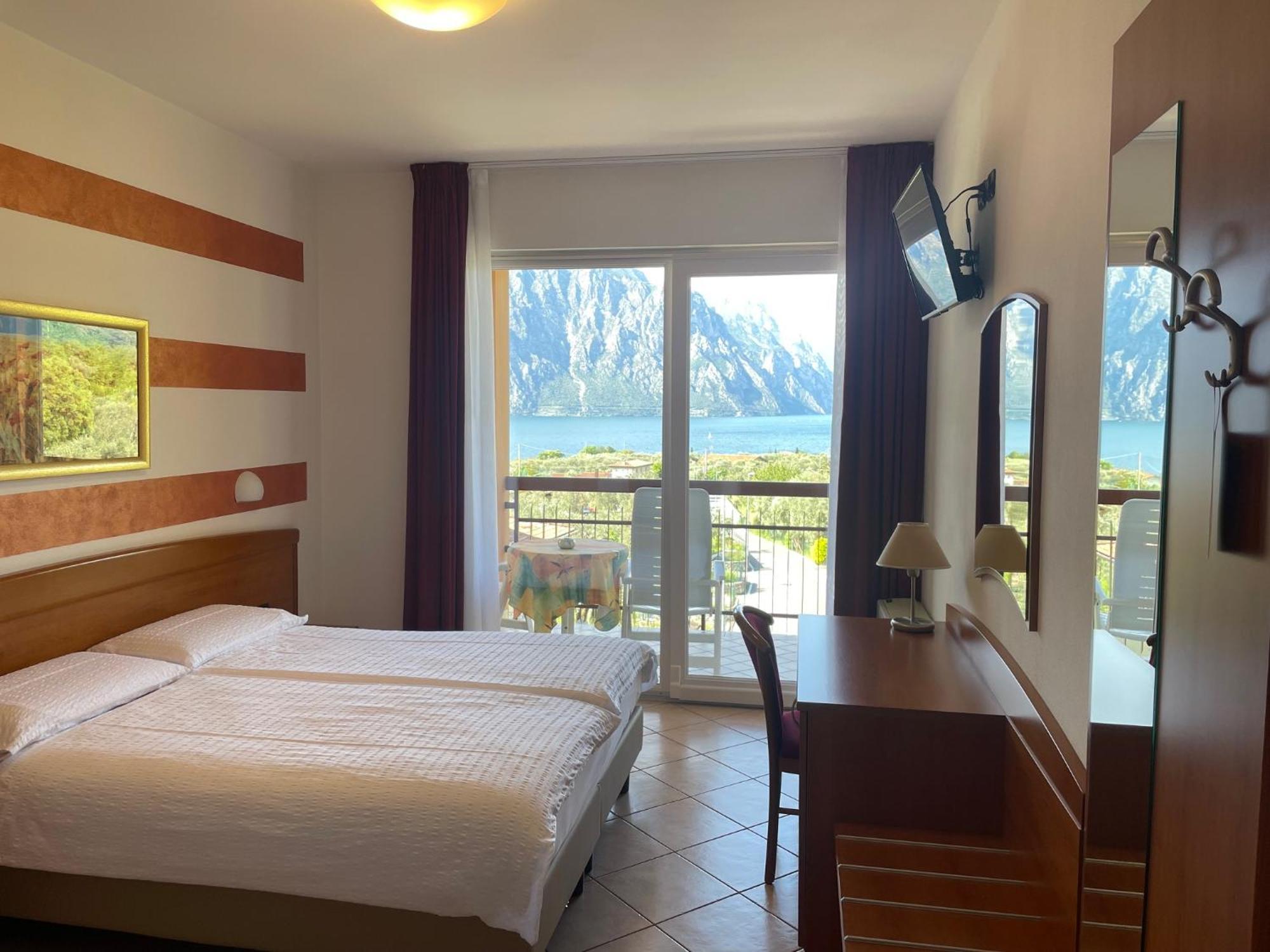 Hotel Casa Chincarini มัลเชซิเน ภายนอก รูปภาพ